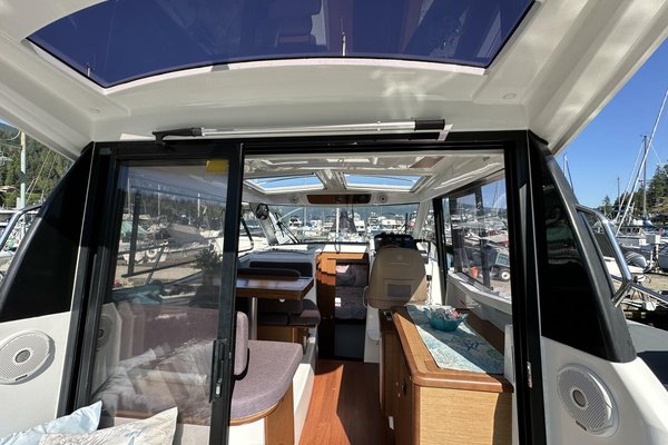 2014 Jeanneau 855 Merry Fisher