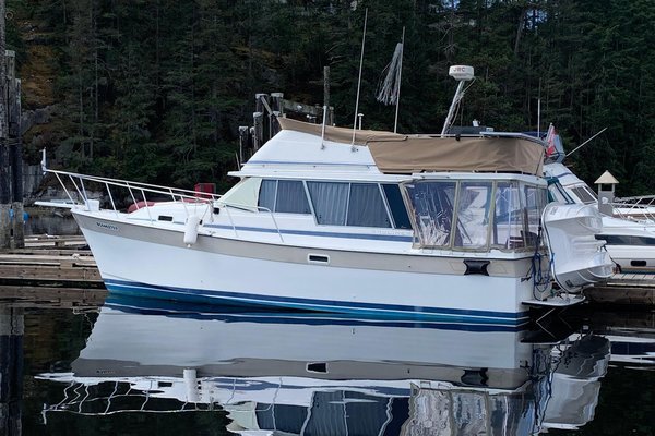 1984 Bayliner 3270 Explorer
