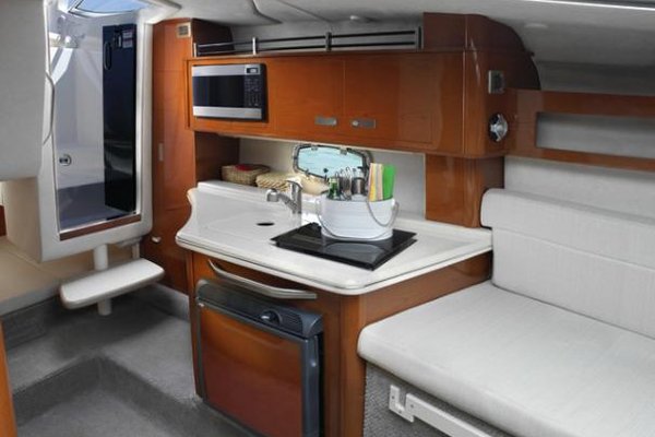 2009 Sea Ray 270 Sundancer