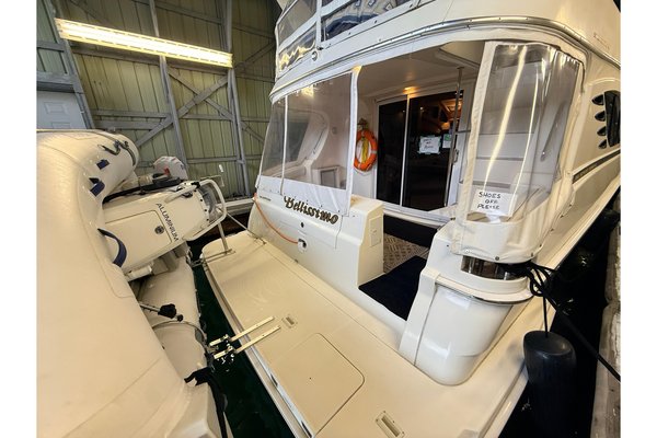 2006 Silverton 38 Sport Bridge