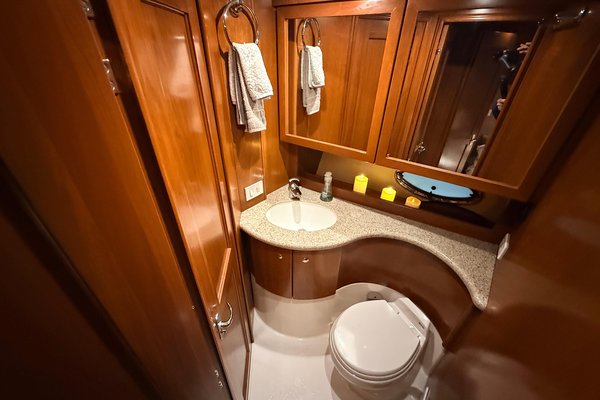 2006 Silverton 38 Sport Bridge