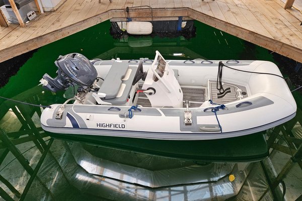 1983 Grand Banks 42 Classic