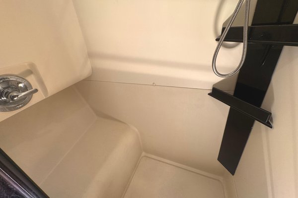 2006 Mainship 34 Trawler