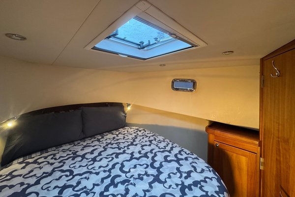 2006 Mainship 34 Trawler