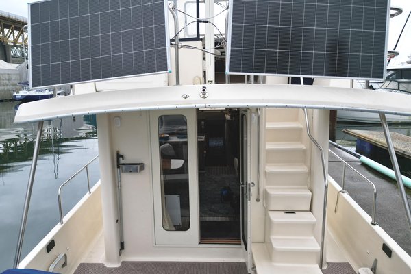 2006 Mainship 34 Trawler
