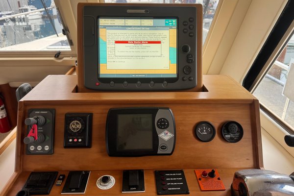 2006 Mainship 34 Trawler