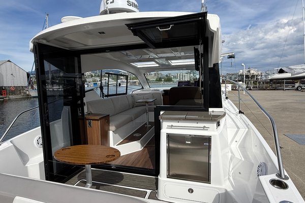 2022 Four Winns V355 Coupe OB