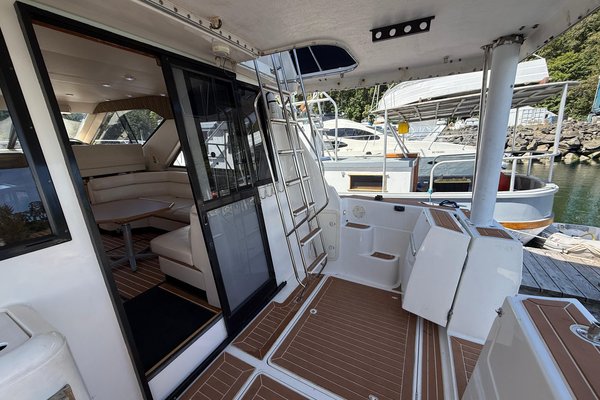 1998 Bayliner 3788 Command Bridge Motoryacht