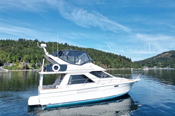 1998 Bayliner 3788 Command Bridge Motoryacht