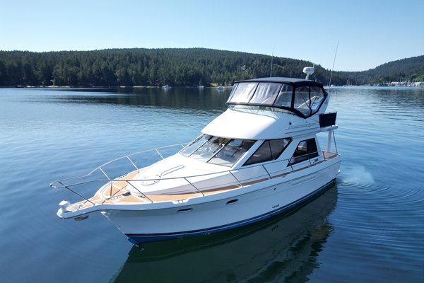 1998 Bayliner 3788 Command Bridge Motoryacht