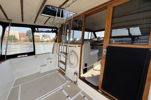 1990 Bayliner 3888