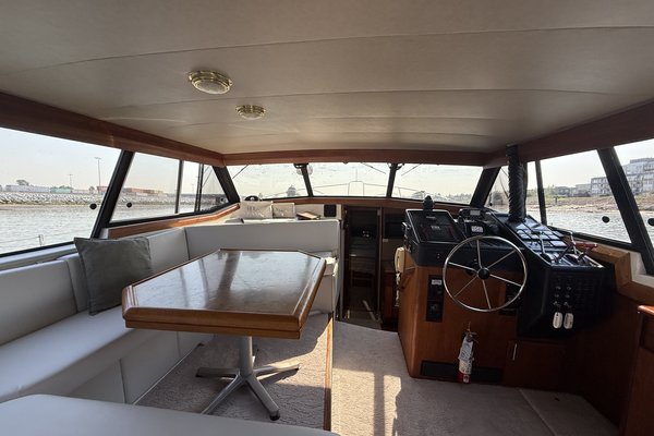 1990 Bayliner 3888