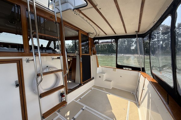 1990 Bayliner 3888