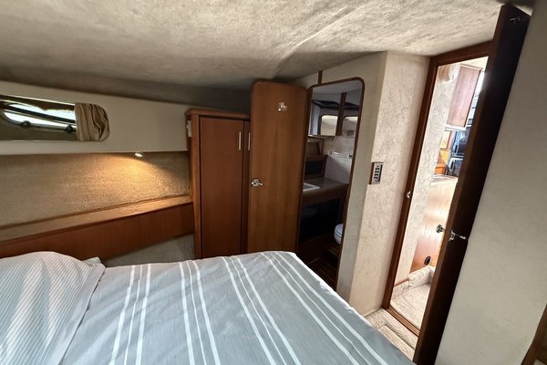 1990 Bayliner 3888