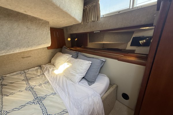 1990 Bayliner 3888