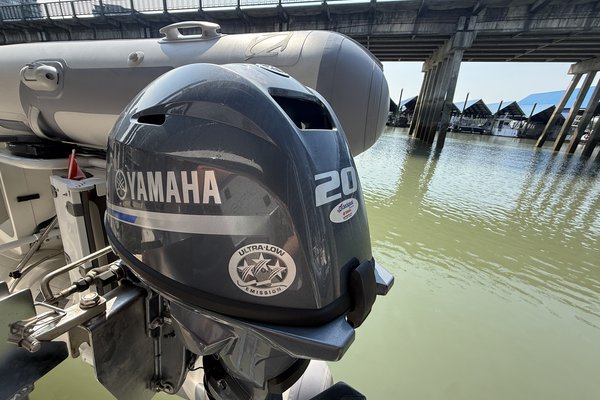 1990 Bayliner 3888