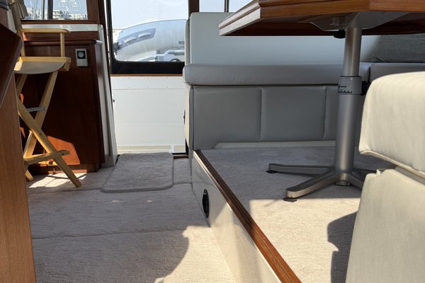 1990 Bayliner 3888