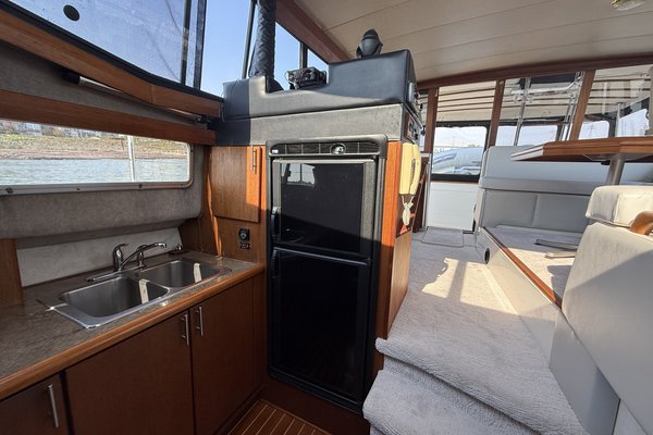 1990 Bayliner 3888
