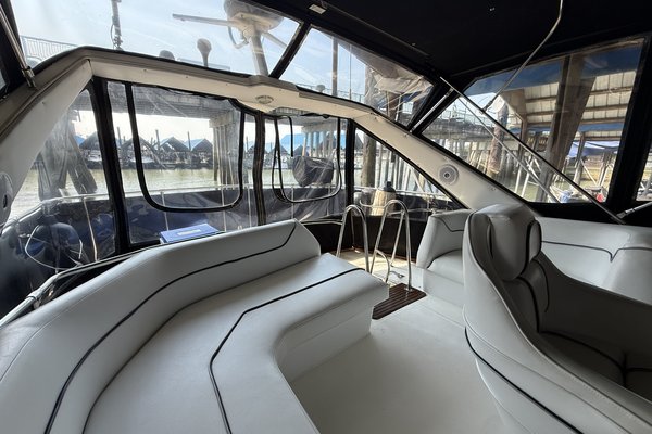 1990 Bayliner 3888