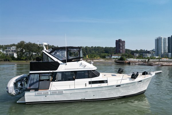 1990 Bayliner 3888