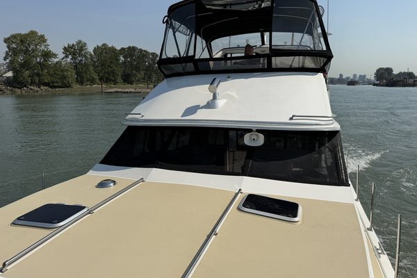 1990 Bayliner 3888