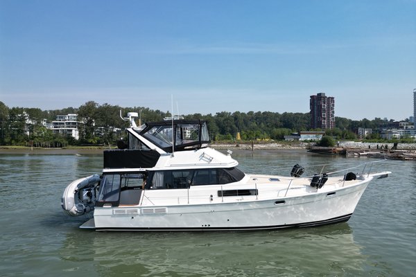 1990 Bayliner 3888