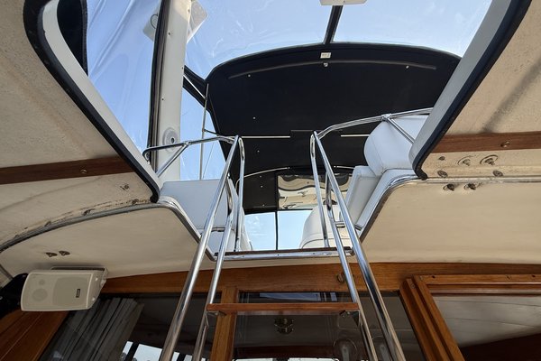 1990 Bayliner 3888