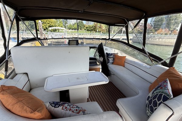 1990 Bayliner 4588