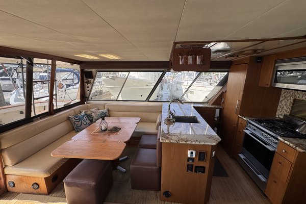 1990 Bayliner 4588