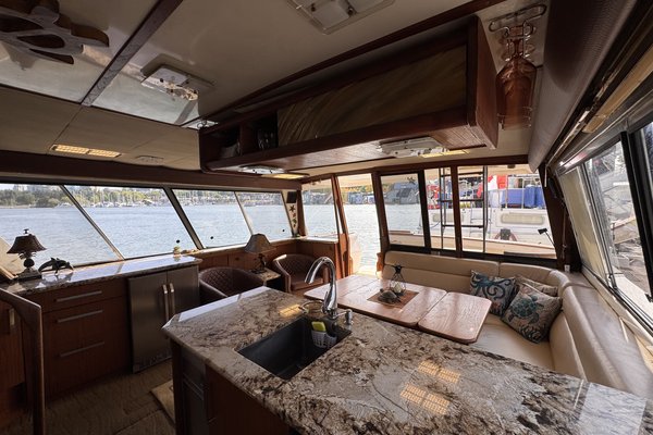 1990 Bayliner 4588