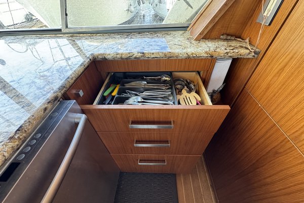 1990 Bayliner 4588