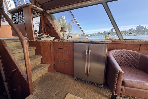 1990 Bayliner 4588