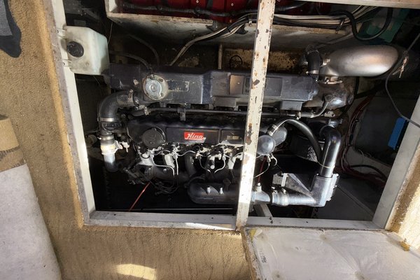 1990 Bayliner 4588