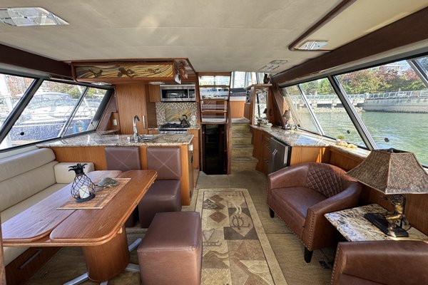 1990 Bayliner 4588