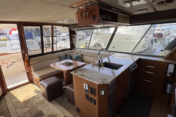 1990 Bayliner 4588