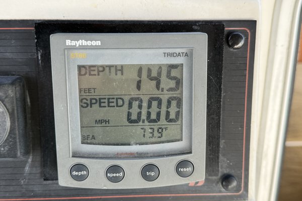 1990 Bayliner 4588