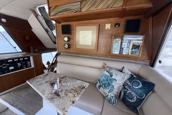 1990 Bayliner 4588
