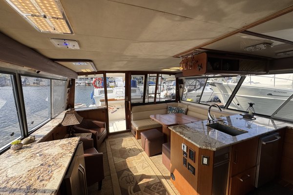1990 Bayliner 4588
