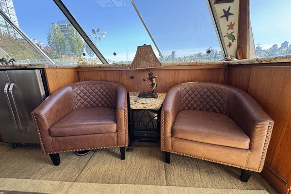 1990 Bayliner 4588
