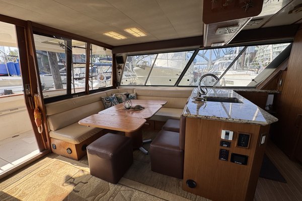 1990 Bayliner 4588