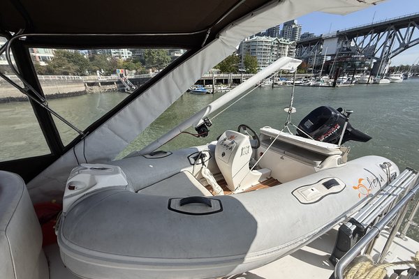 1990 Bayliner 4588