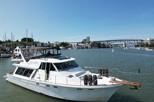 1990 Bayliner 4588