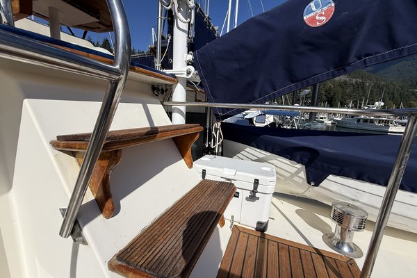 1974 Grand Banks 36 Classic