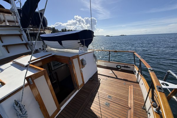 1974 Grand Banks 36 Classic