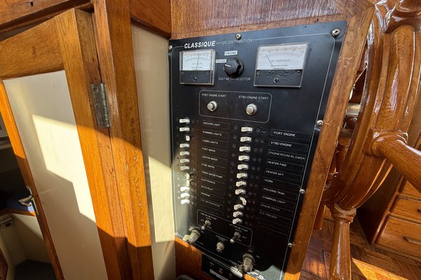 1974 Grand Banks 36 Classic
