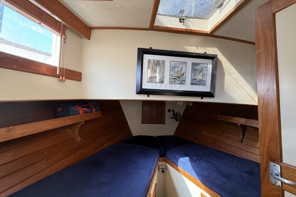 1974 Grand Banks 36 Classic