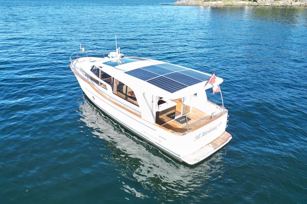 2022 Greenline 40 Hybrid