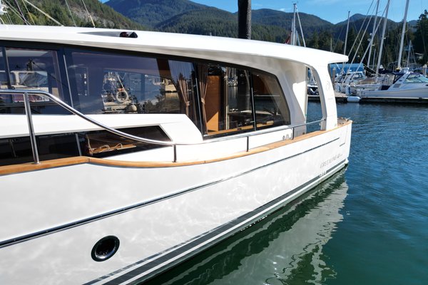 2022 Greenline 40 Hybrid