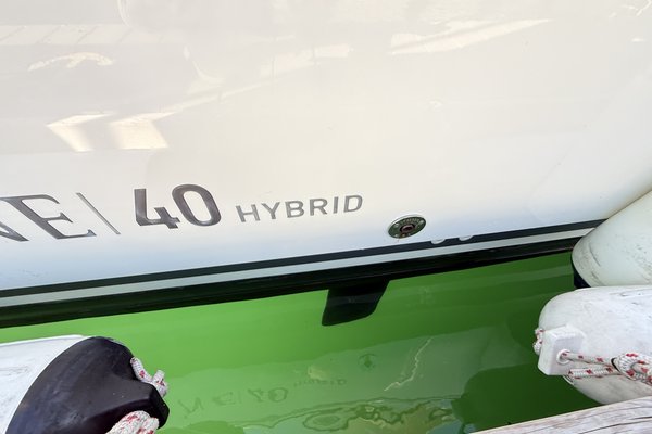 2022 Greenline 40 Hybrid