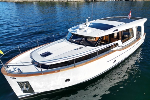 2022 Greenline 40 Hybrid